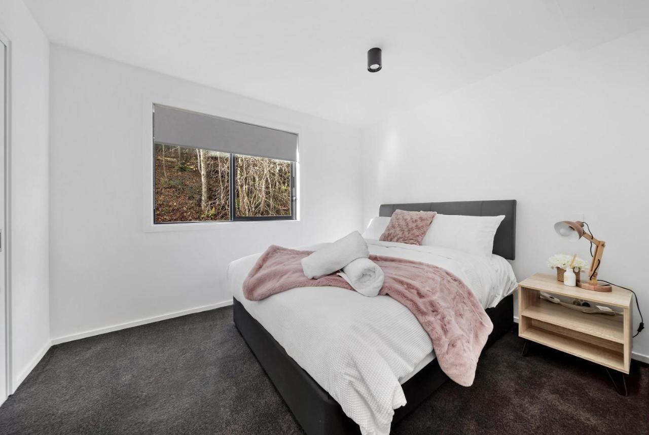 2 Bed 2 Bathroom Brand New Paradise 8 Mins To Cbd Квинстаун Экстерьер фото