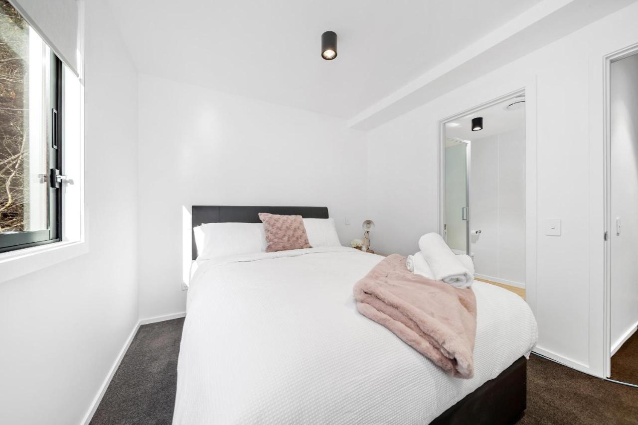 2 Bed 2 Bathroom Brand New Paradise 8 Mins To Cbd Квинстаун Экстерьер фото